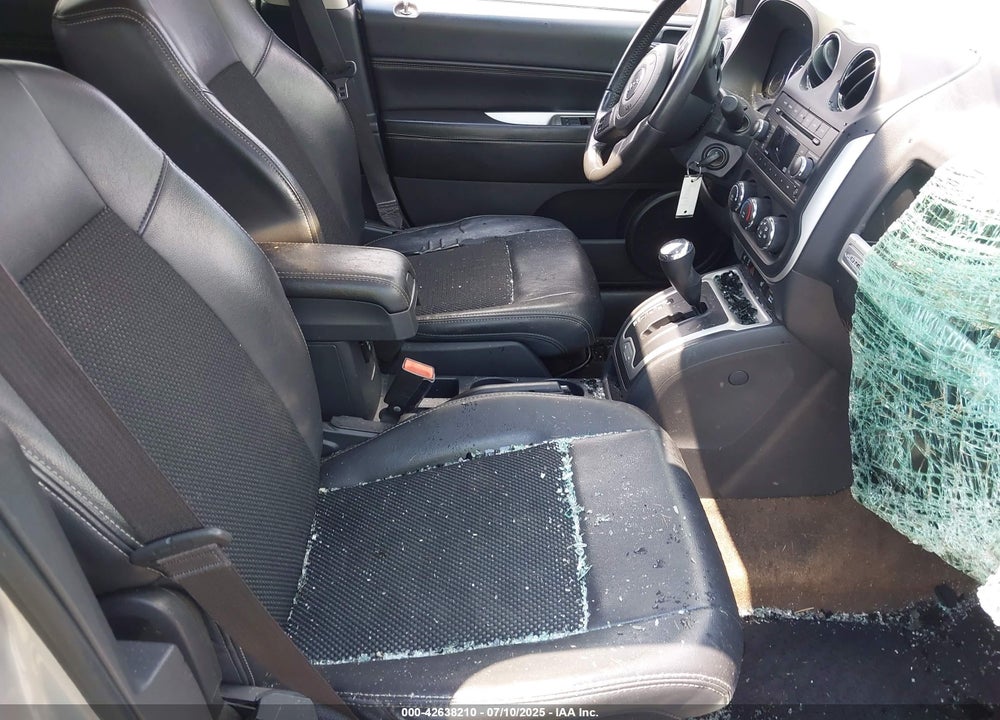 2014 JEEP COMPASS VIN: 1C4NJDEB0ED558421