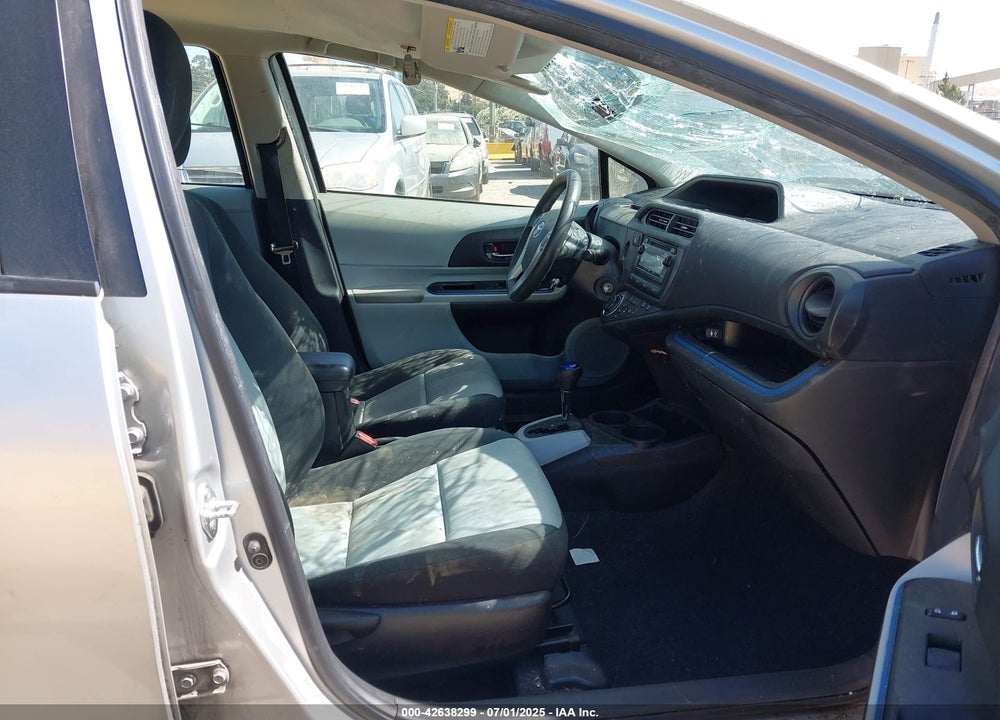 2013 TOYOTA PRIUS C TWO VIN: JTDKDTB38D1550844