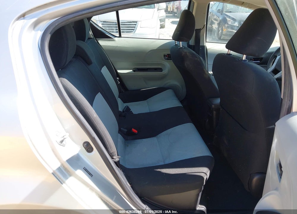 2013 TOYOTA PRIUS C TWO VIN: JTDKDTB38D1550844