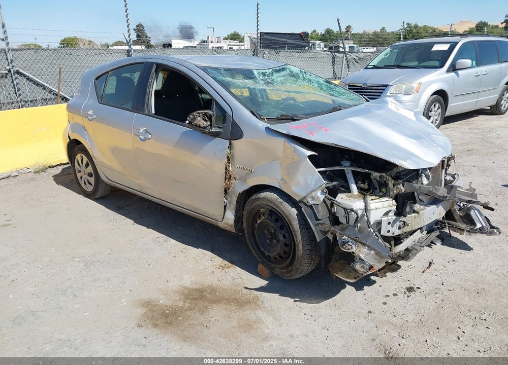 2013 TOYOTA PRIUS C TWO VIN: JTDKDTB38D1550844