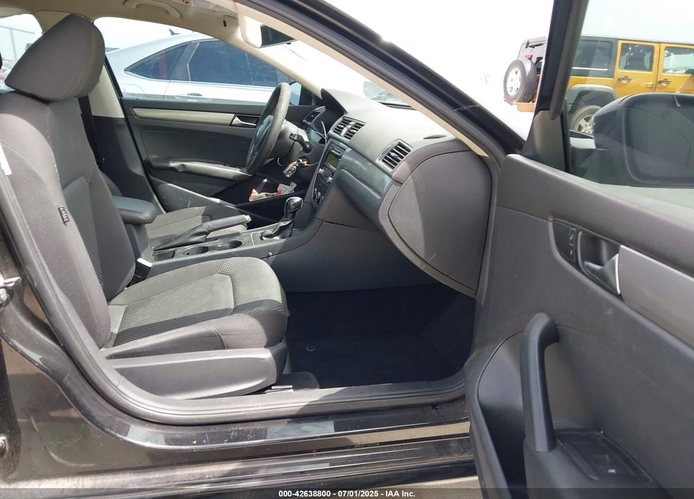 2013 VOLKSWAGEN PASSAT VIN: 1VWAH7A37DC096077