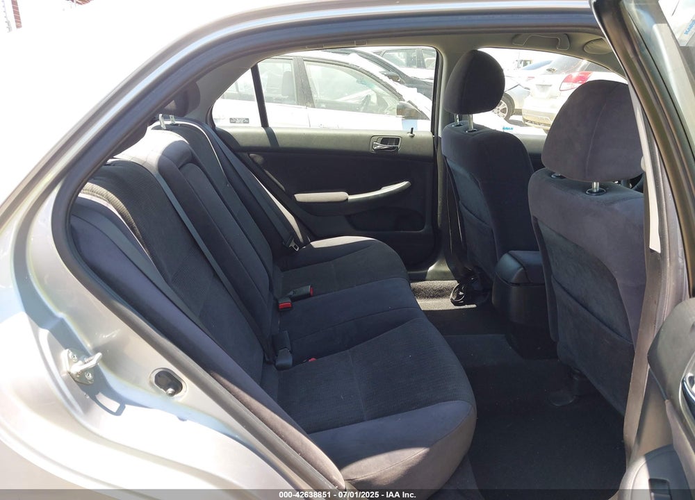 2005 HONDA ACCORD 2.4 LX VIN: JHMCM56415C005351