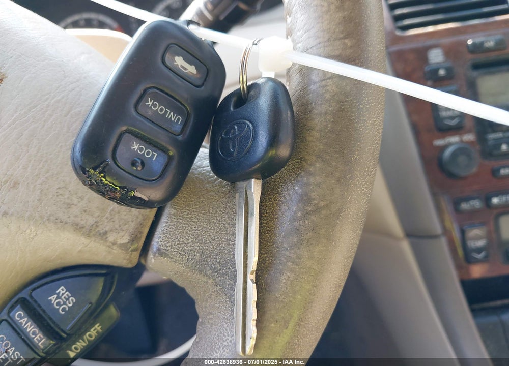 2002 TOYOTA AVALON XLS VIN: 4T1BF28B42U261471