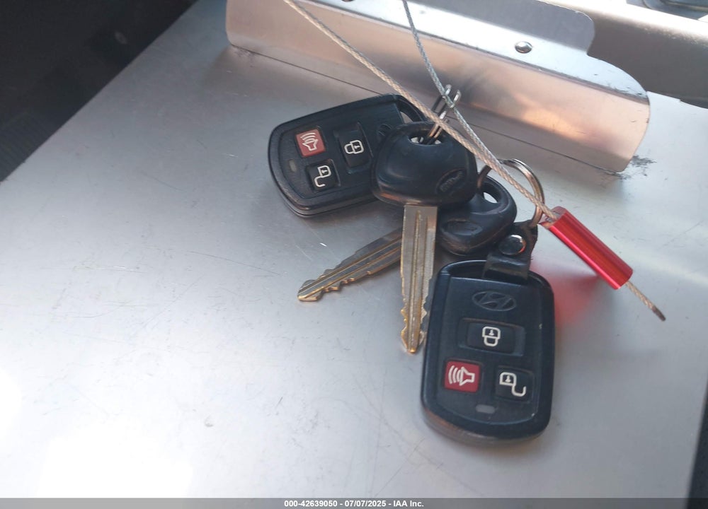 2005 HYUNDAI ELANTRA GLS/GT VIN: KMHDN56D85U149388