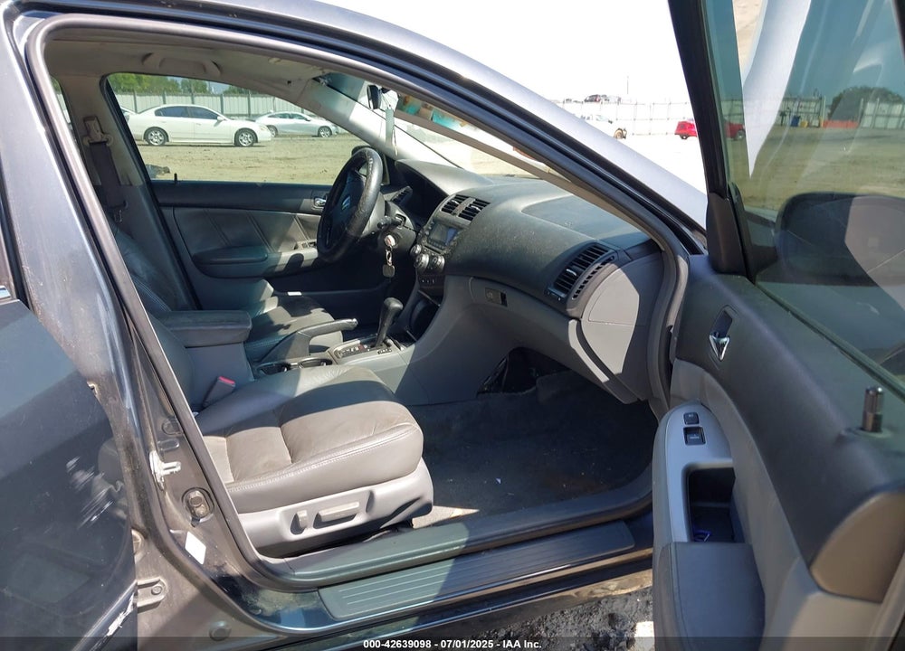 2003 HONDA ACCORD 3.0 EX VIN: 1HGCM66513A072333