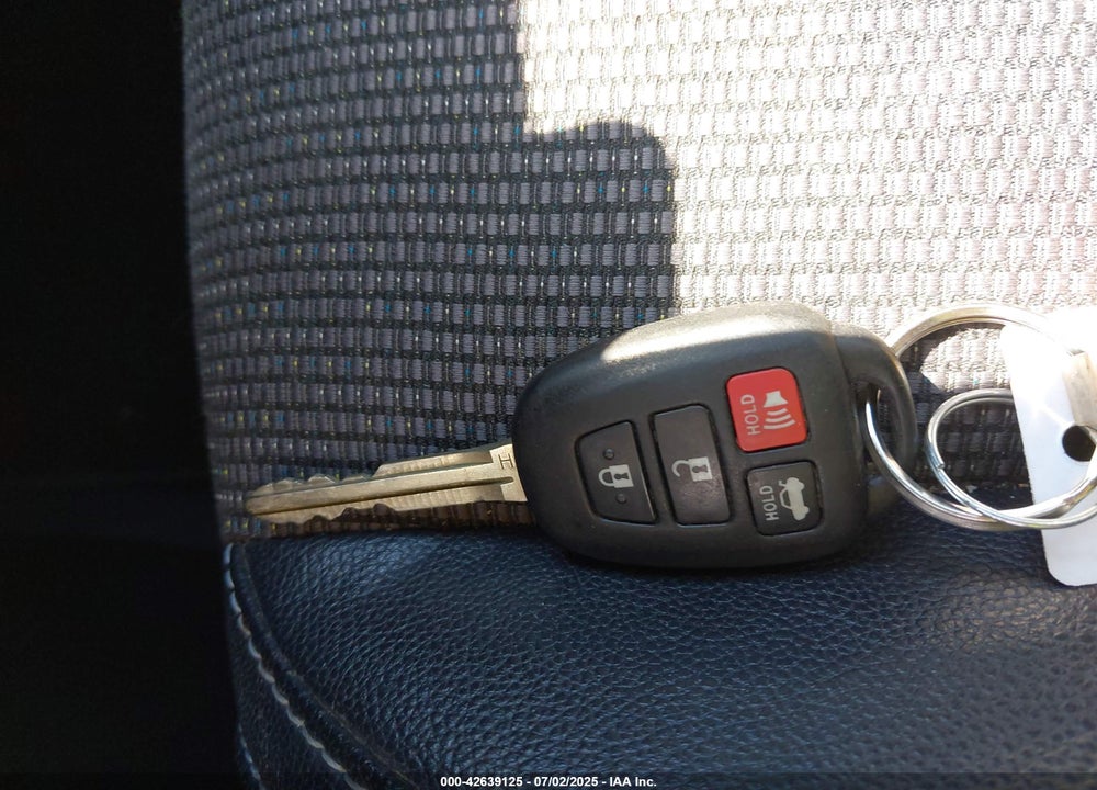 2014 TOYOTA COROLLA VIN: 5YFBURHE4EP003174