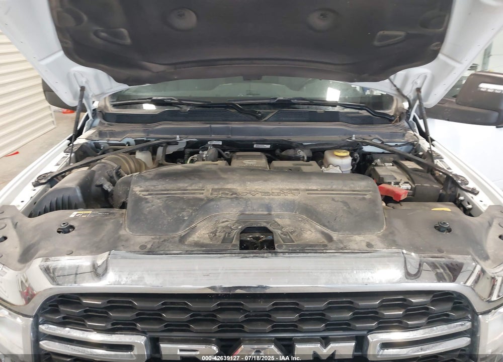 2024 RAM 2500 BIG HORN 4X4 8' BOX VIN: 3C6UR5JL4RG337543