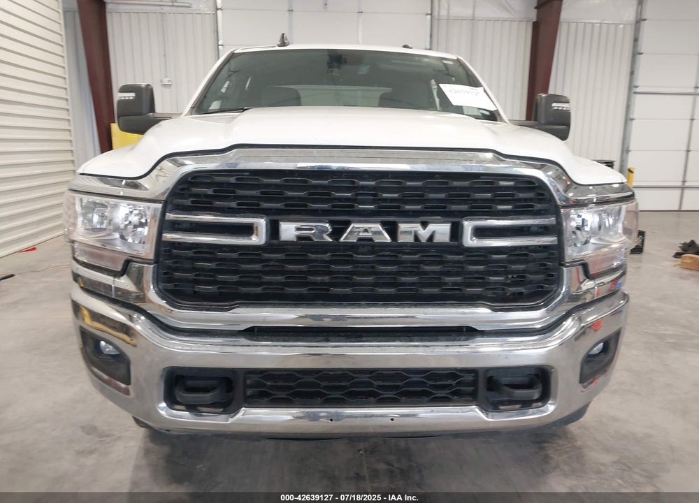 2024 RAM 2500 BIG HORN 4X4 8' BOX VIN: 3C6UR5JL4RG337543