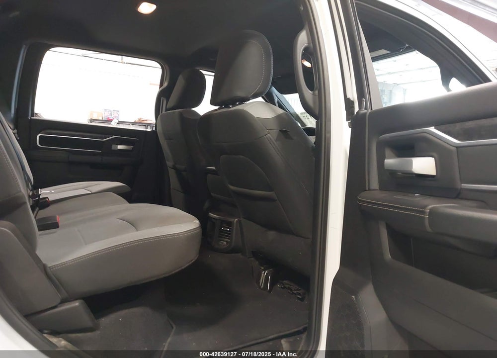 2024 RAM 2500 BIG HORN 4X4 8' BOX VIN: 3C6UR5JL4RG337543