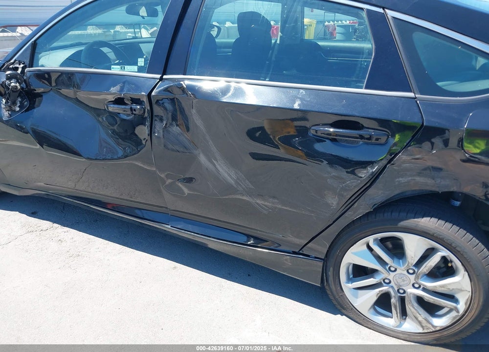 2018 HONDA ACCORD VIN: 1HGCV1F16JA239537