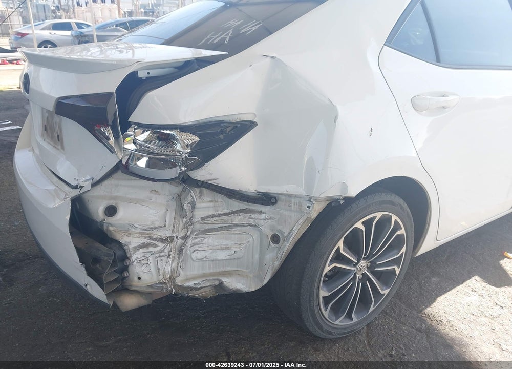 2015 TOYOTA COROLLA VIN: 5YFBURHE8FP364828