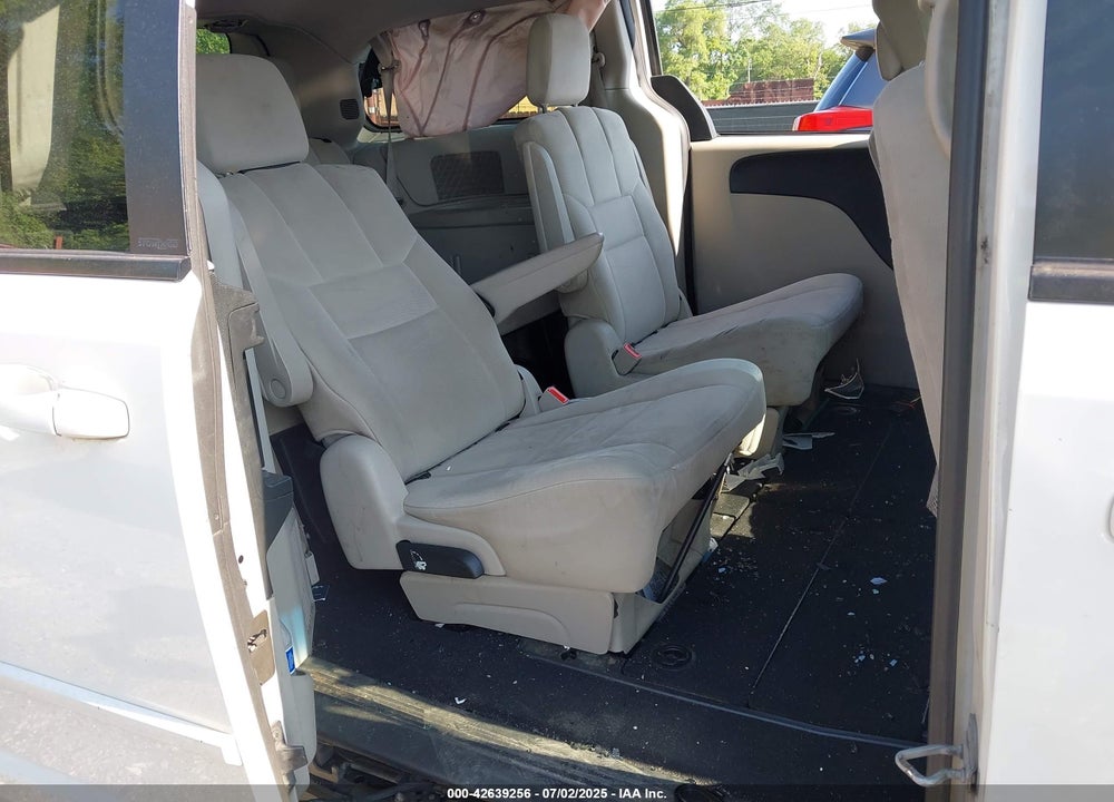2011 DODGE GRAND CARAVAN VIN: 2D4RN4DG9BR693895