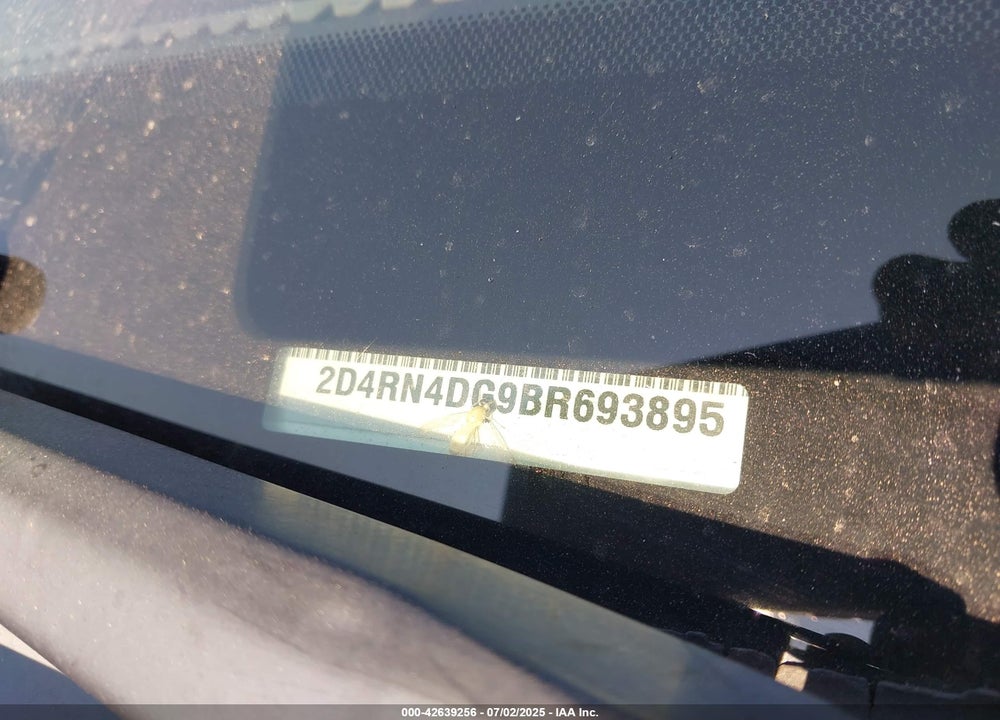 2011 DODGE GRAND CARAVAN VIN: 2D4RN4DG9BR693895