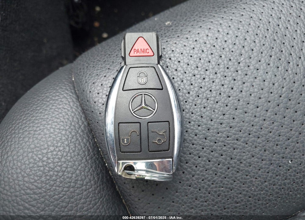 2012 MERCEDES-BENZ C CLASS VIN: WDDGF8BBXCR212002