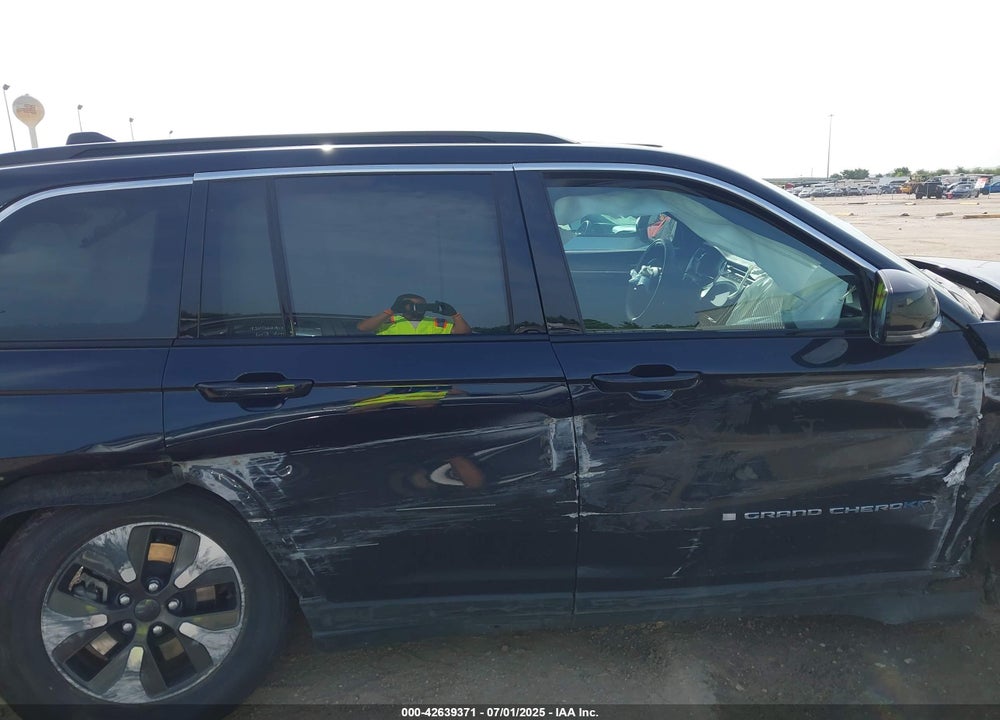 2024 JEEP GRAND CHEROKEE VIN: 1C4RJYB63R8541756
