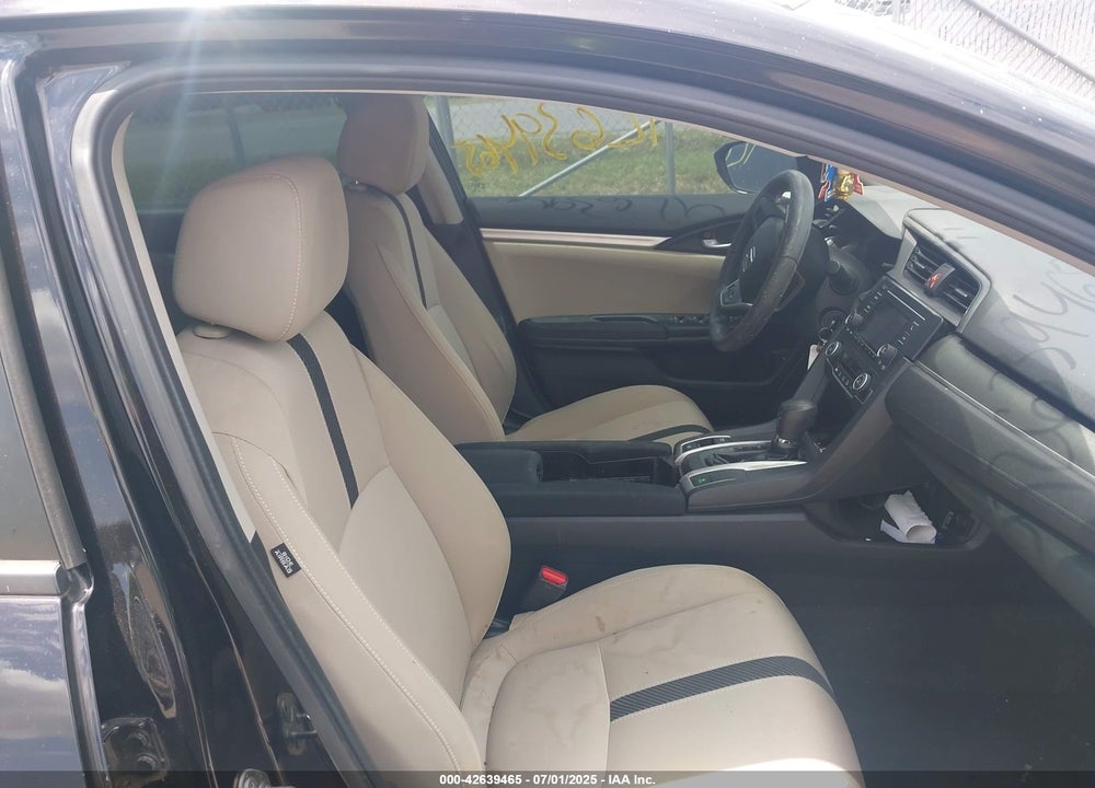 2018 HONDA CIVIC VIN: 2HGFC2F55JH582224
