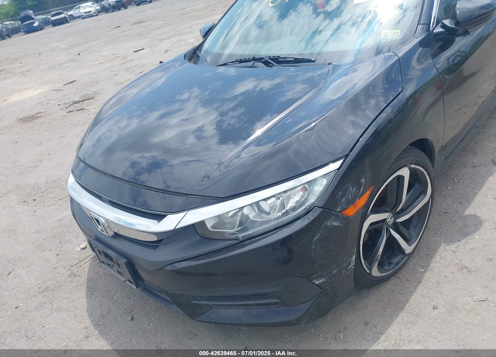 2018 HONDA CIVIC VIN: 2HGFC2F55JH582224