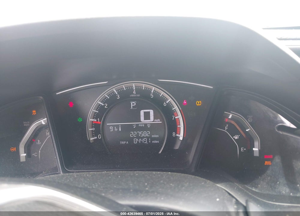 2018 HONDA CIVIC VIN: 2HGFC2F55JH582224