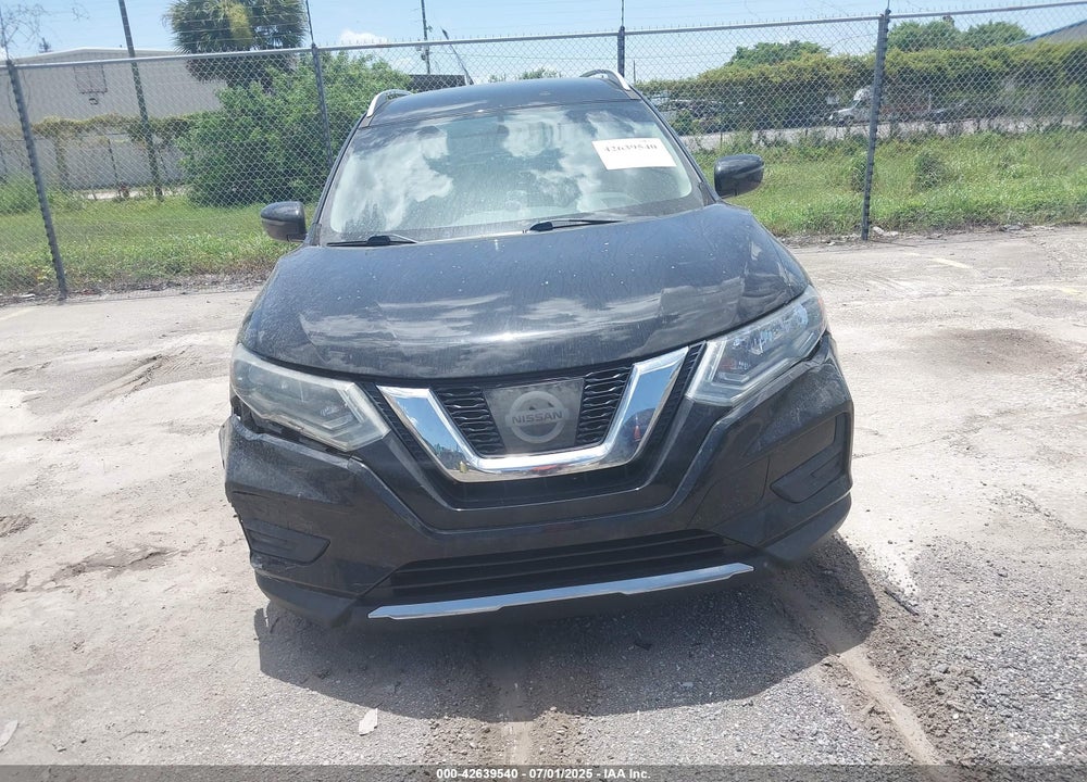 2017 NISSAN ROGUE VIN: 5N1AT2MT3HC880869