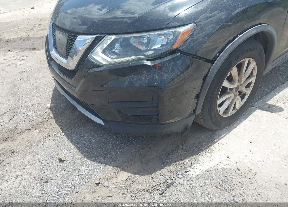 2017 NISSAN ROGUE VIN: 5N1AT2MT3HC880869