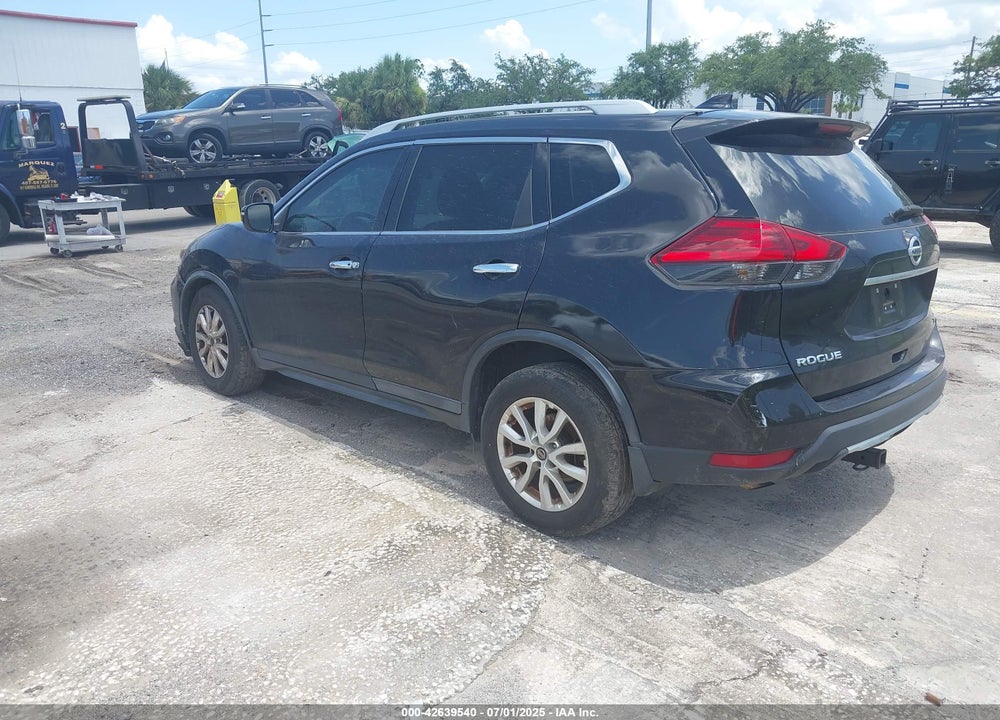 2017 NISSAN ROGUE VIN: 5N1AT2MT3HC880869