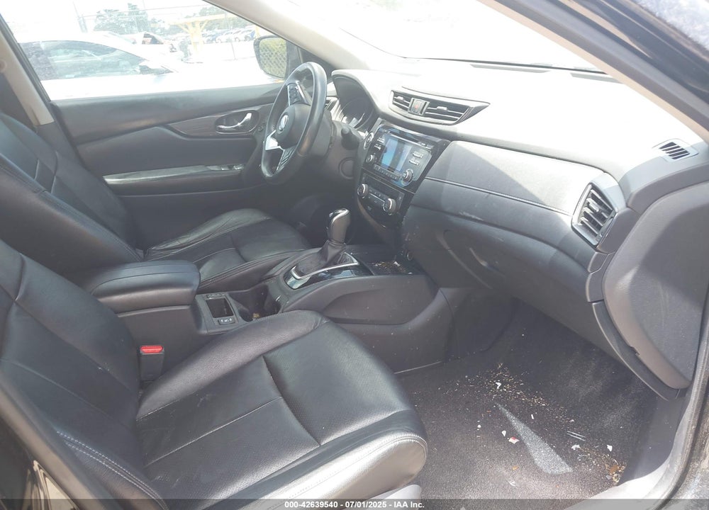 2017 NISSAN ROGUE VIN: 5N1AT2MT3HC880869