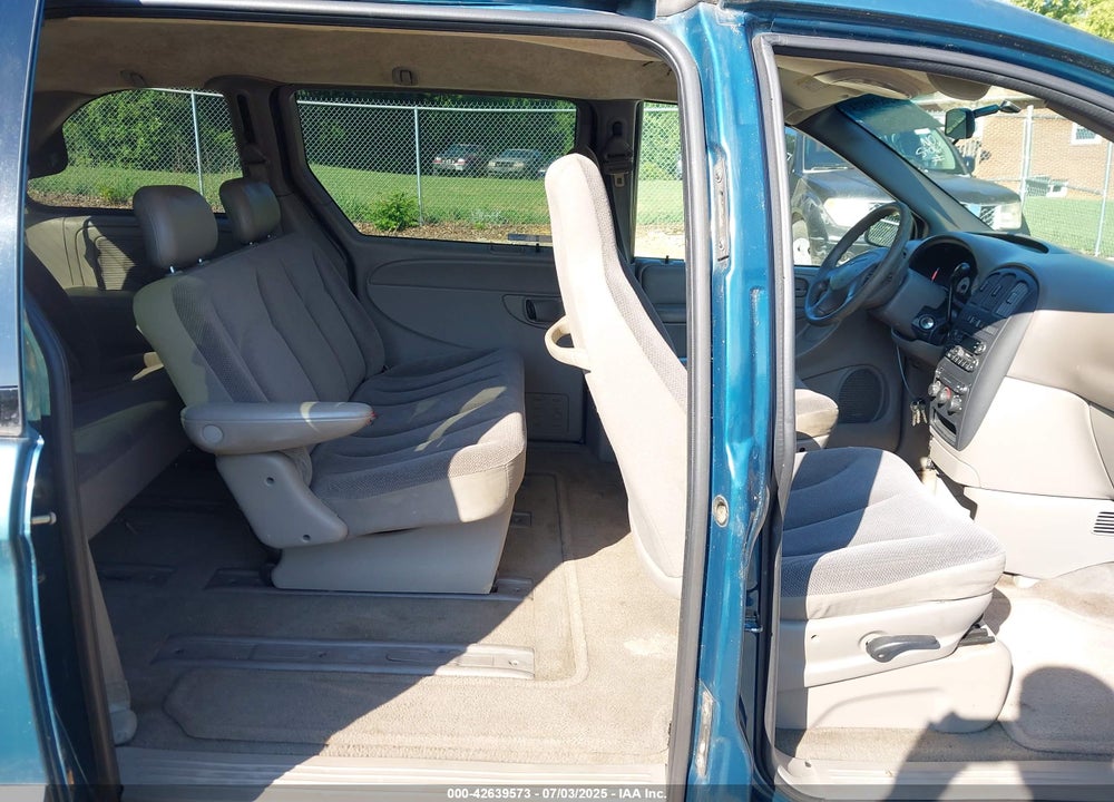 2001 CHRYSLER VOYAGER VIN: 1C4GJ25G21B101415