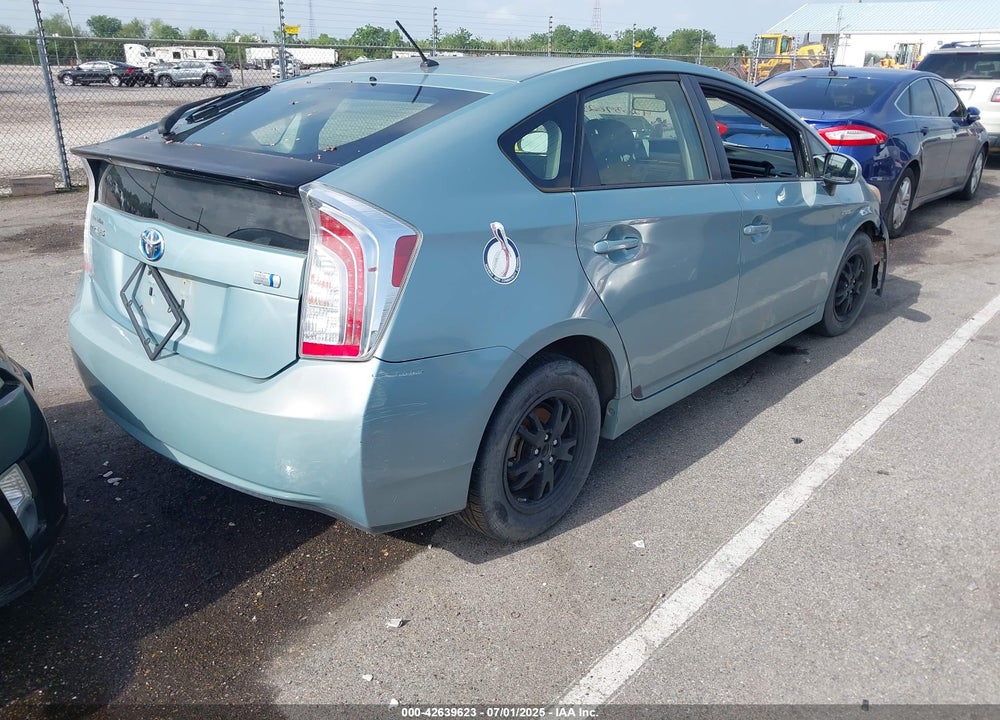 2013 TOYOTA PRIUS TWO VIN: JTDKN3DU4D1647817