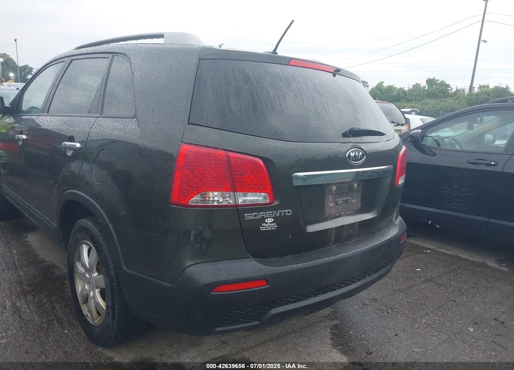 2011 KIA SORENTO VIN: 5XYKT4A29BG166361