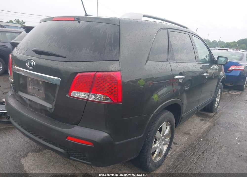 2011 KIA SORENTO VIN: 5XYKT4A29BG166361
