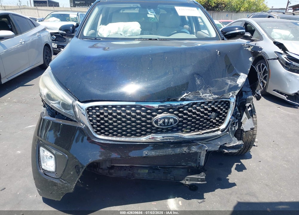 2016 KIA SORENTO 3.3L SX VIN: 5XYPK4A53GG033928