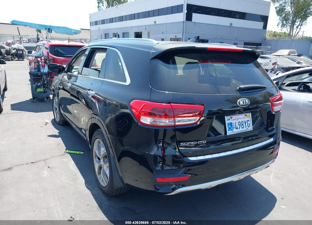2016 KIA SORENTO 3.3L SX VIN: 5XYPK4A53GG033928