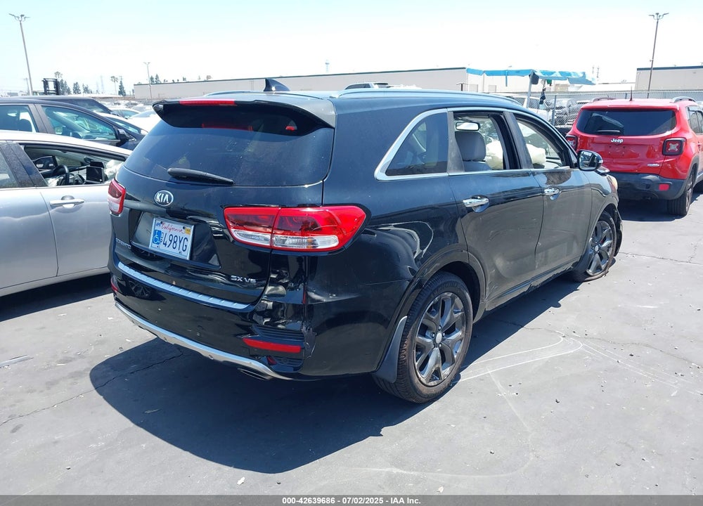 2016 KIA SORENTO 3.3L SX VIN: 5XYPK4A53GG033928