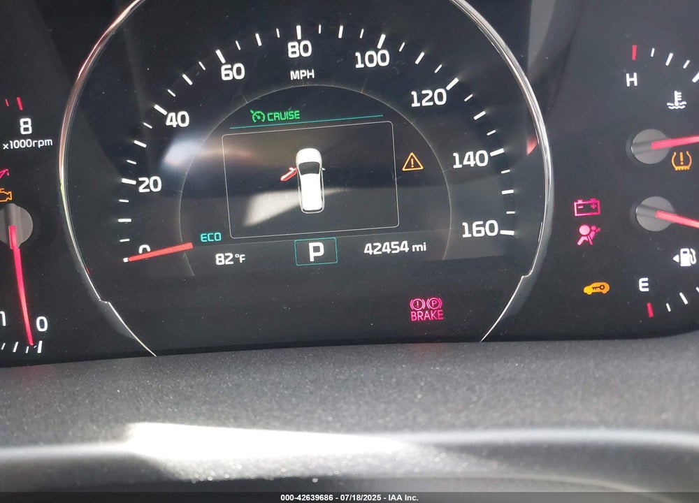2016 KIA SORENTO 3.3L SX VIN: 5XYPK4A53GG033928
