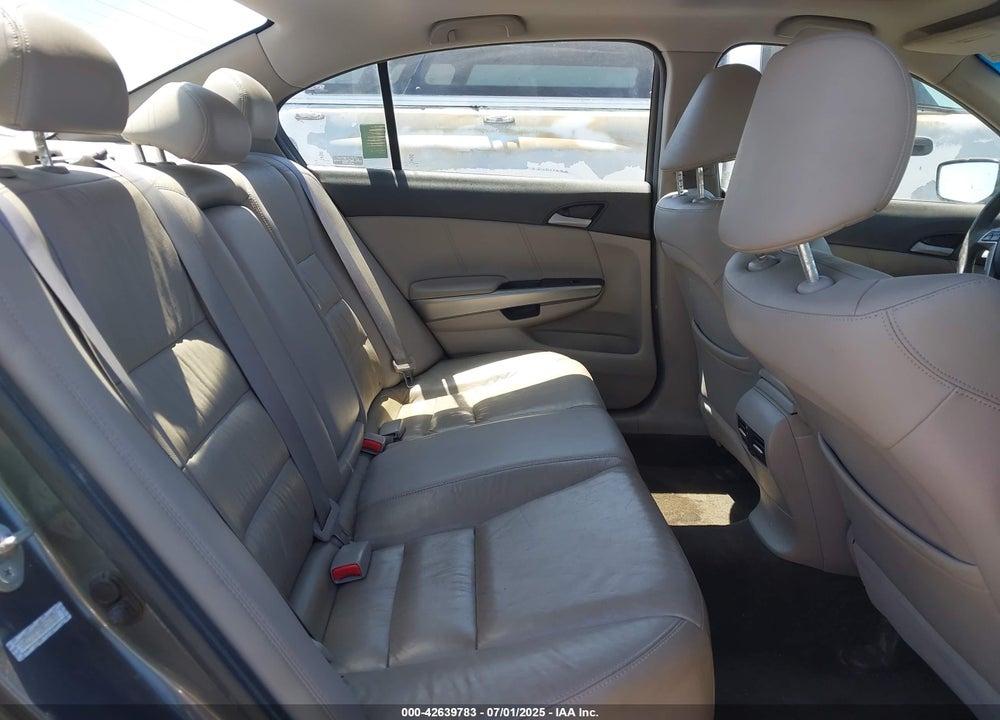 2010 HONDA ACCORD 2.4 EX-L VIN: 1HGCP2F82AA161822
