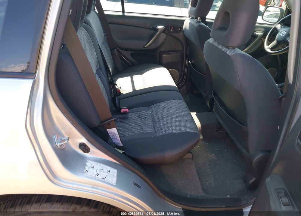 2005 TOYOTA RAV4 VIN: JTEGD20VX50080940