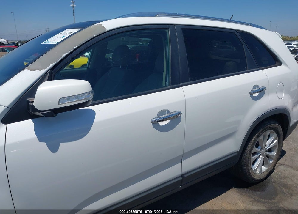 2014 KIA SORENTO EX V6 VIN: 5XYKUDA75EG543412