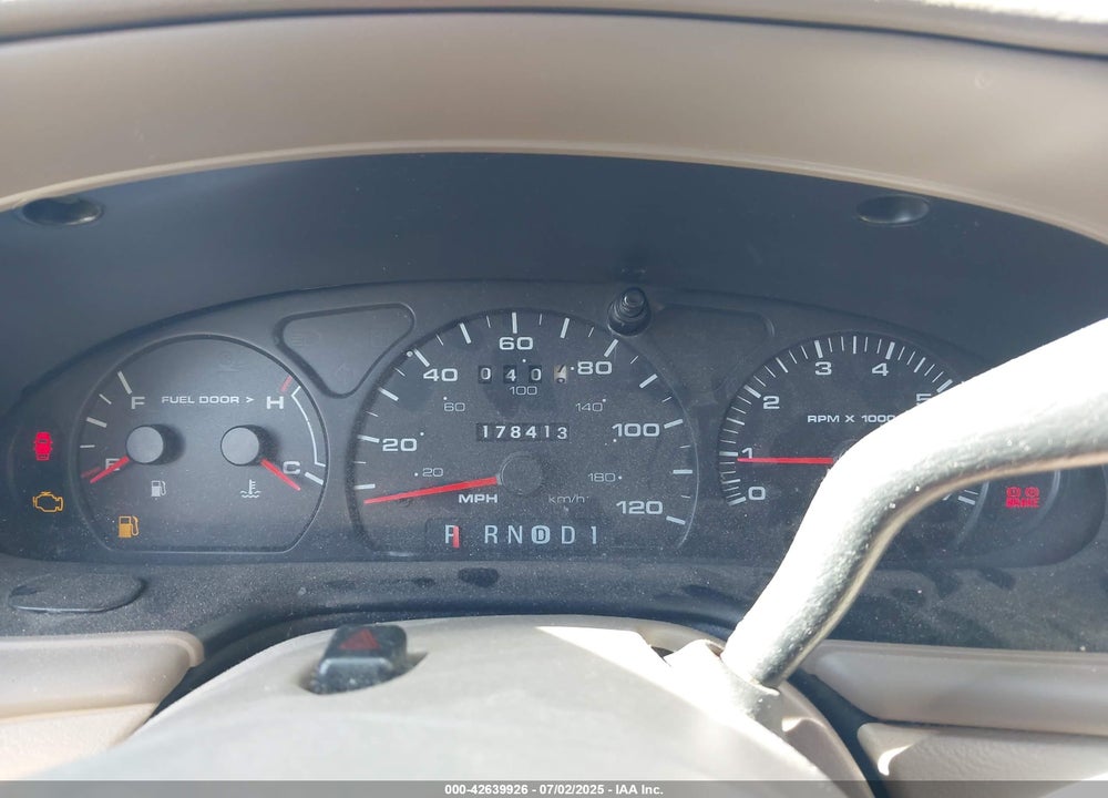 2003 FORD TAURUS SES VIN: 1FAFP55253G142987
