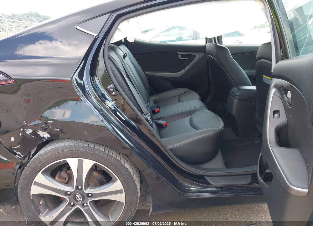 2015 HYUNDAI ELANTRA VIN: KMHDH4AH7FU380196