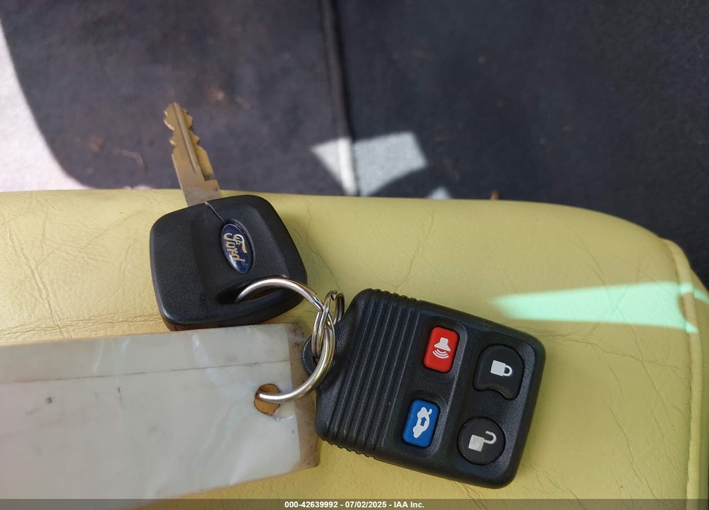 2002 FORD THUNDERBIRD VIN: 1FAHP60A82Y126532