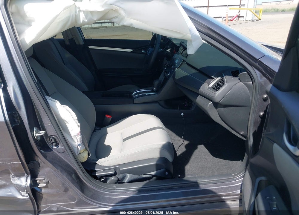 2018 HONDA CIVIC VIN: 2HGFC2F56JH568008