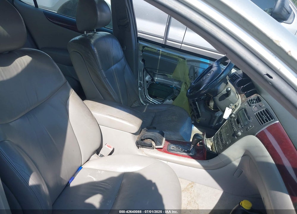 2003 LEXUS ES 300 VIN: JTHBF30G930088426