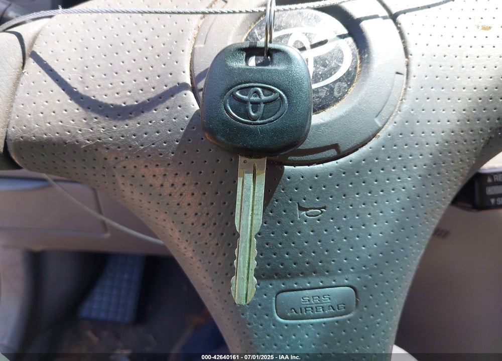 2005 TOYOTA COROLLA LE VIN: 1NXBR32E25Z434571