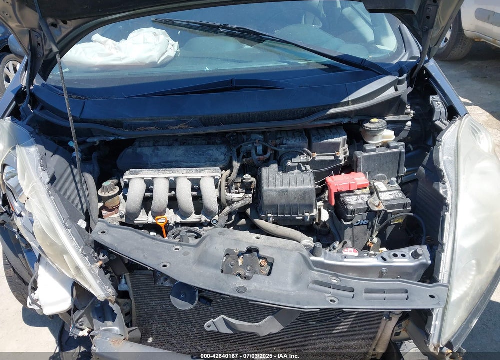 2013 HONDA FIT VIN: JHMGE8H35DC065488