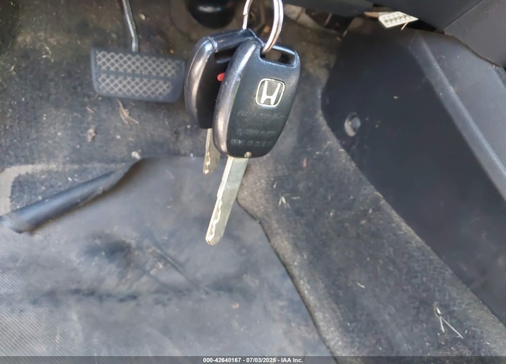 2013 HONDA FIT VIN: JHMGE8H35DC065488
