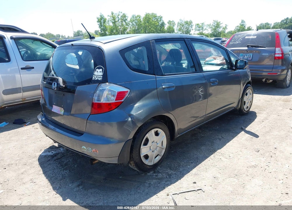 2013 HONDA FIT VIN: JHMGE8H35DC065488