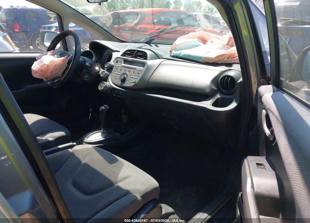 2013 HONDA FIT VIN: JHMGE8H35DC065488