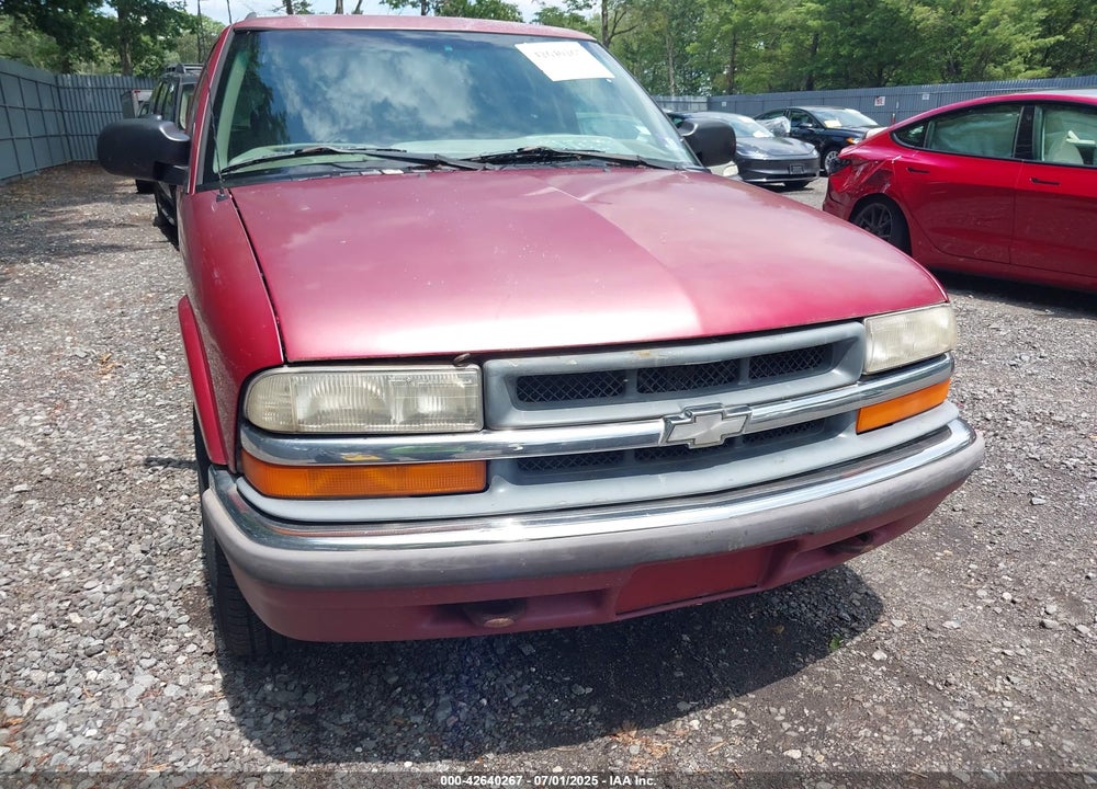 2000 CHEVROLET BLAZER VIN: 1GNDT13W6Y2286541