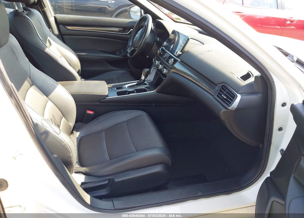 2019 HONDA ACCORD VIN: 1HGCV1F37KA134167