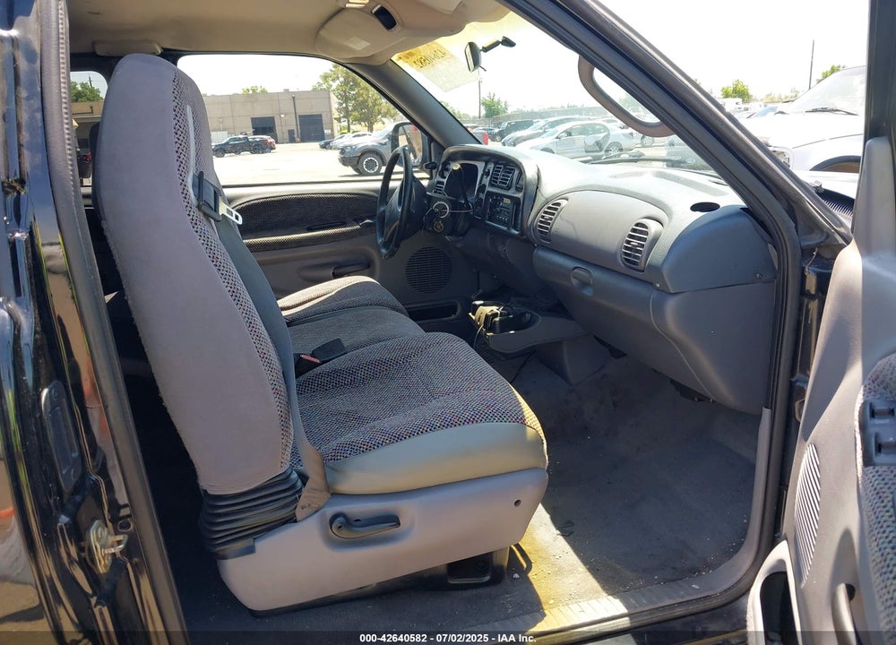 1998 DODGE RAM 1500 ST VIN: 1B7HC13Y6WJ153289